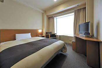 Crown Palais Hotel